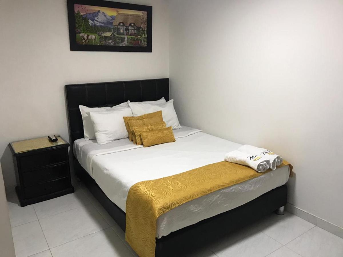 Hotel Casa Nini Богота Екстериор снимка